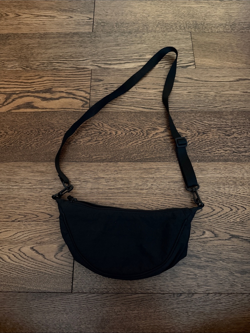 Uniqlo round mini bag
